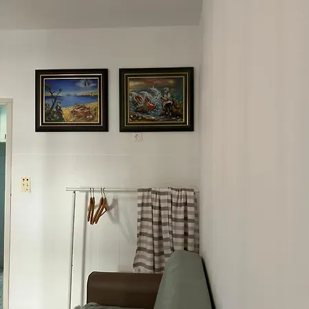אכסניה Sea House N1 בודווה