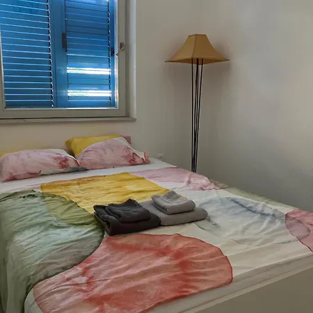Sea House N1 אכסניה *